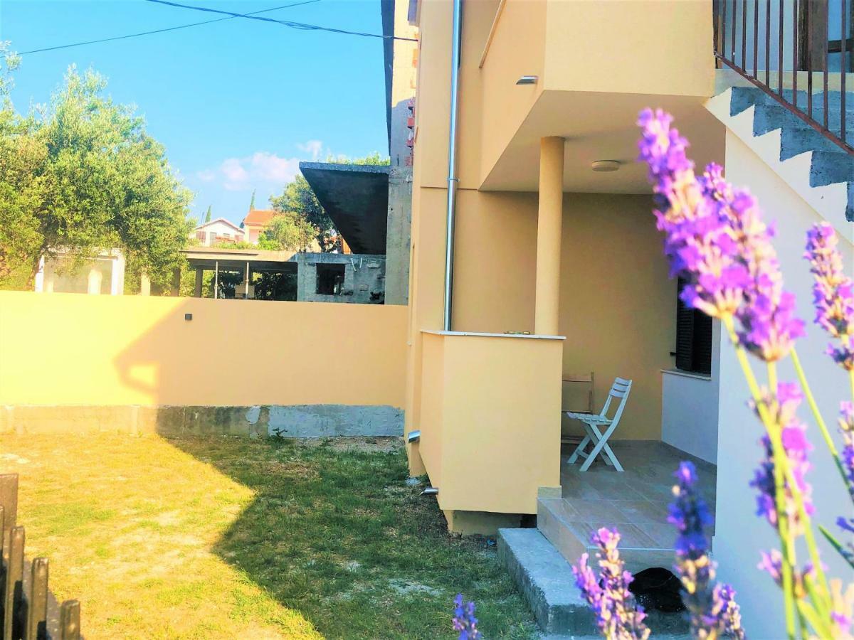 Apartments Branka Gornji Karin Exterior photo